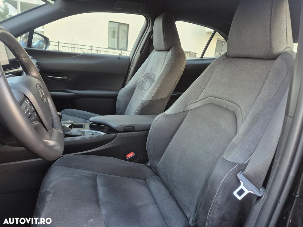 Lexus UX 250h Business Edition - 12