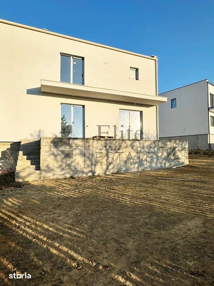 Casa pe deal de vanzare cu 5 camere - Imagine principală: 5/16
