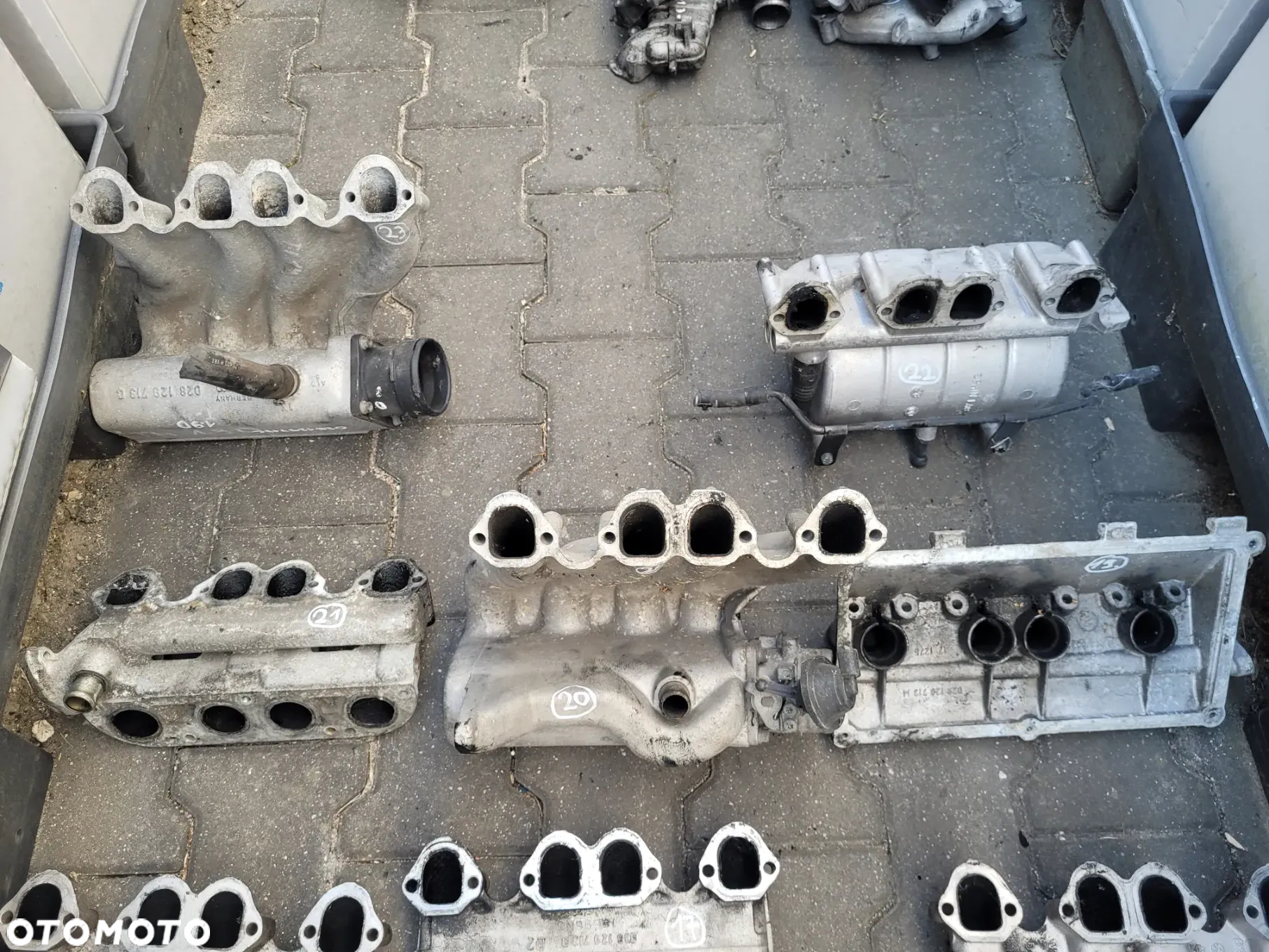KOLEKTOR SSĄCY ALUMINIOWY VOLKSWAGEN DIESEL - 10