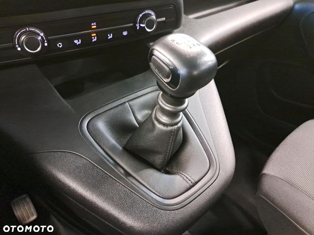 Toyota Proace City Verso 1.5 D-4D Combi - 22