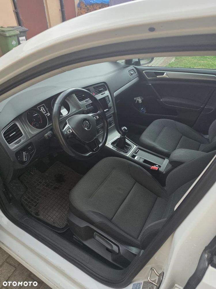 Volkswagen Golf 1.6 TDI BlueMotion Trendline - 4
