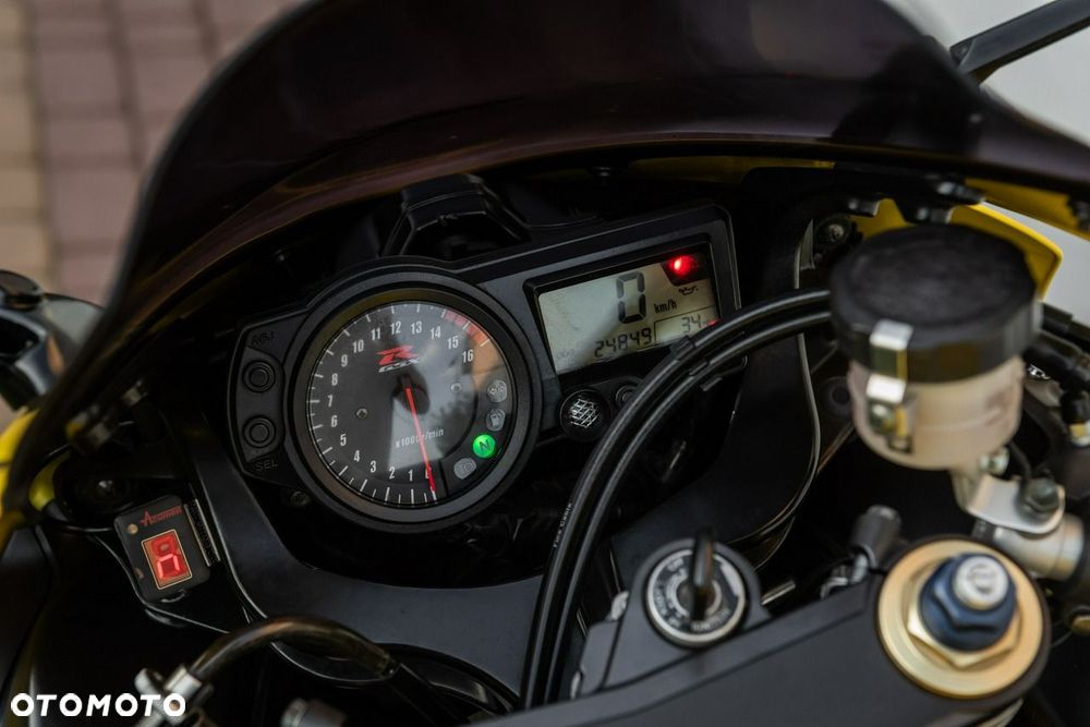 Suzuki GSX-R - 12