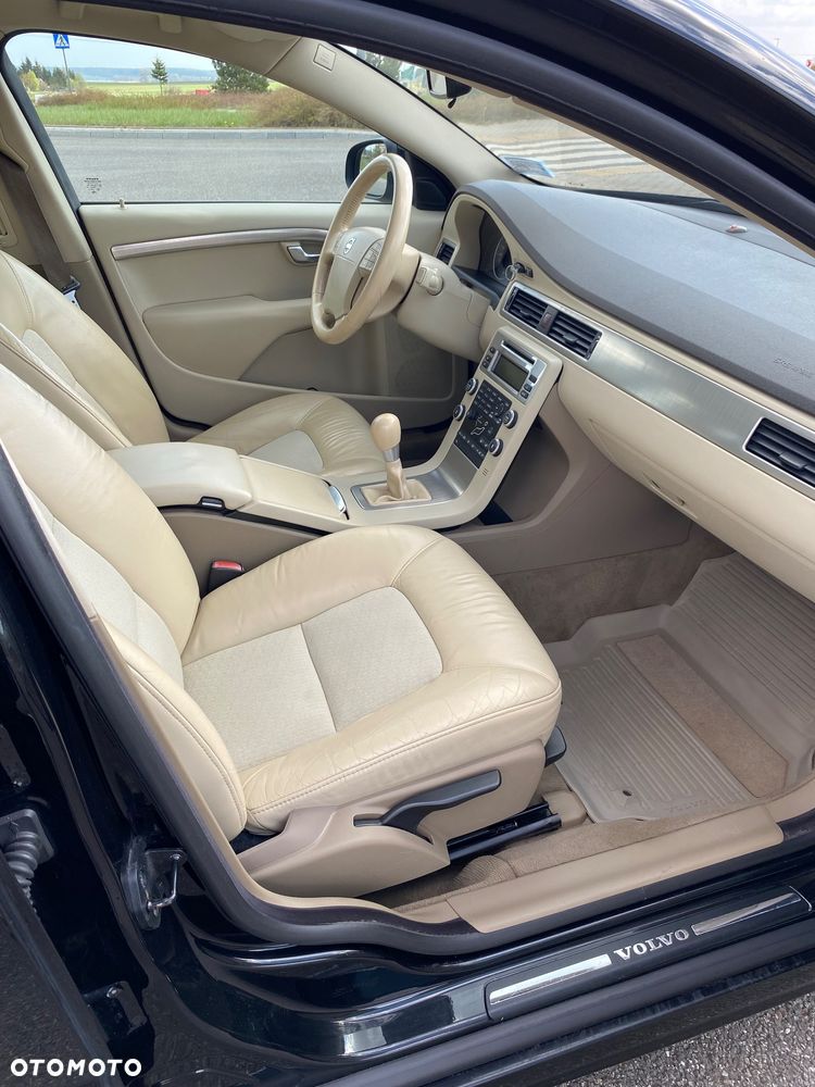 Volvo V70 2.5T Momentum - 11