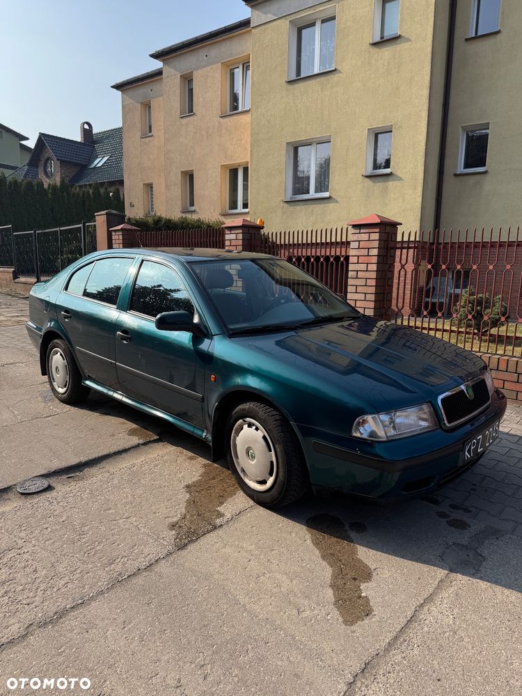 Skoda Octavia 1.6 GLX - 1