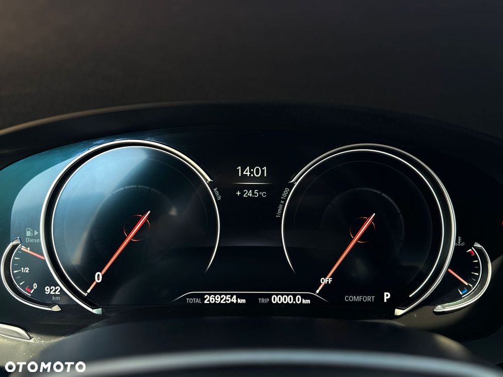 BMW Seria 5 530d xDrive Luxury Line - 13