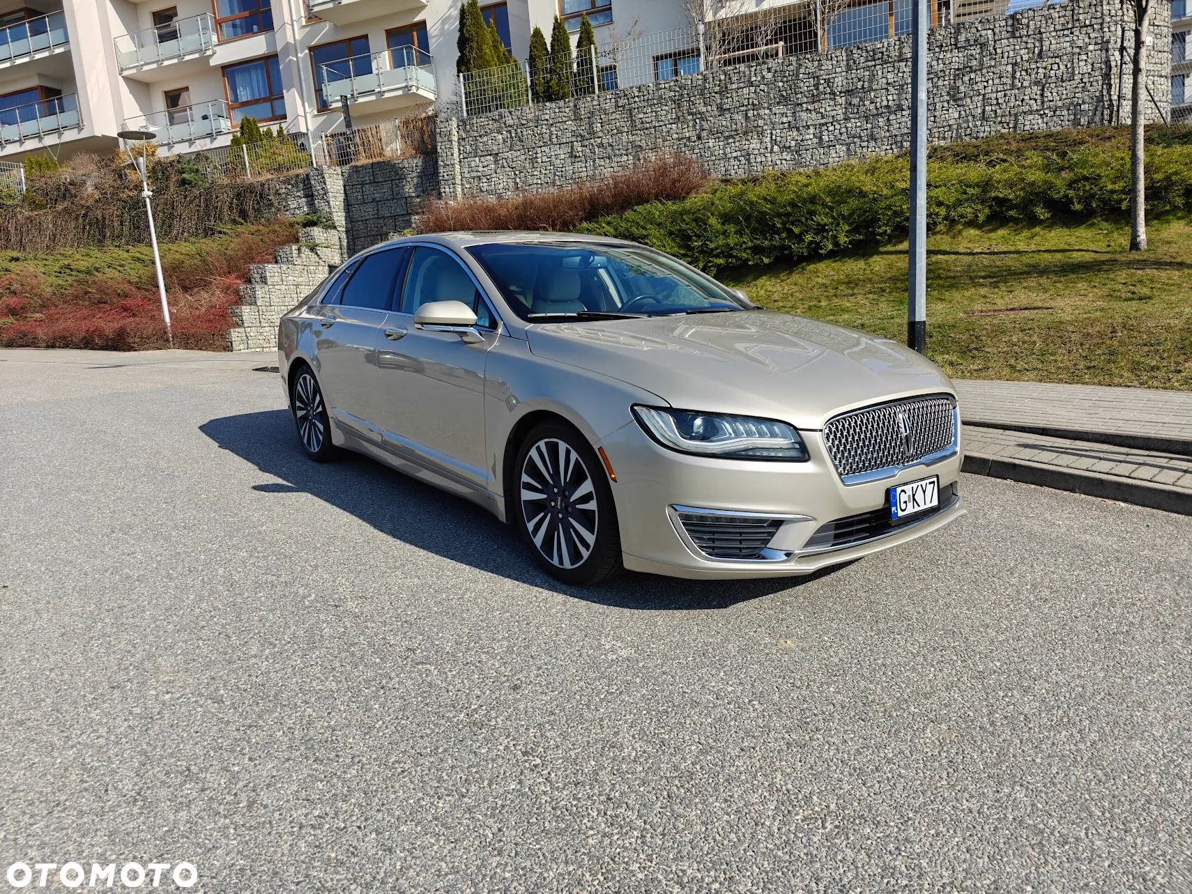Lincoln MKZ - 3