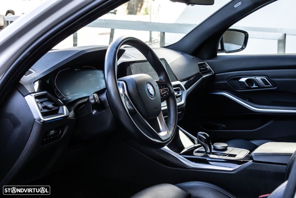 BMW 320 e Line Sport Auto - 14