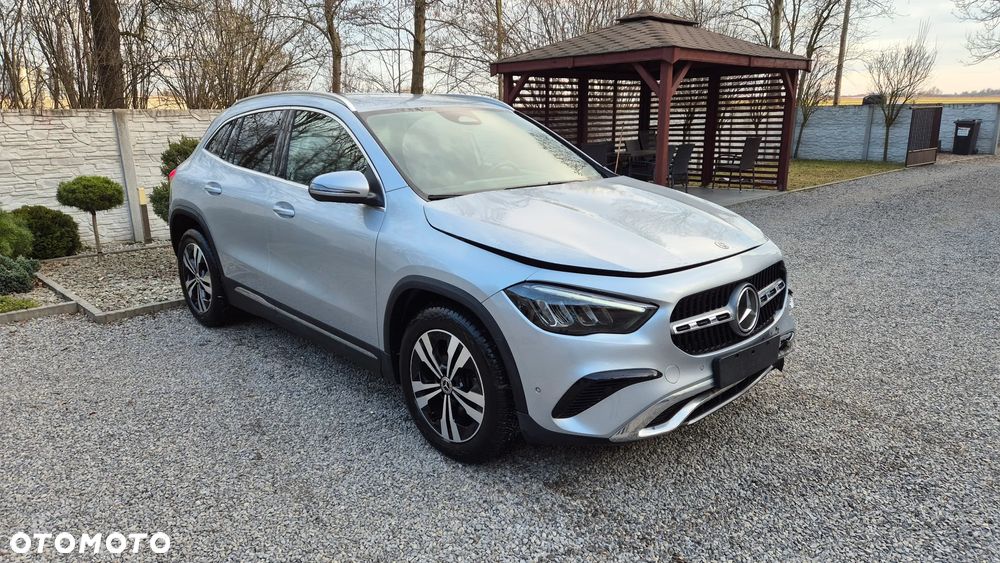 Mercedes-Benz GLA 180 d 8G-DCT Progressive Advanced