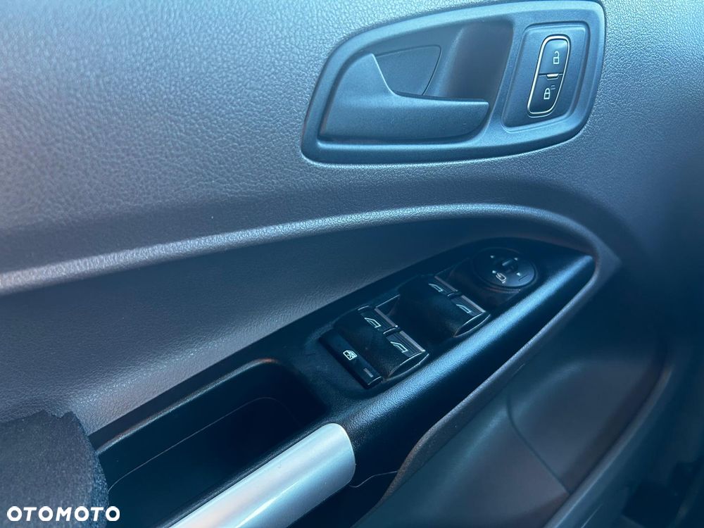 Ford Transit Connect - 25