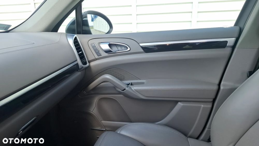 Porsche Cayenne - 10