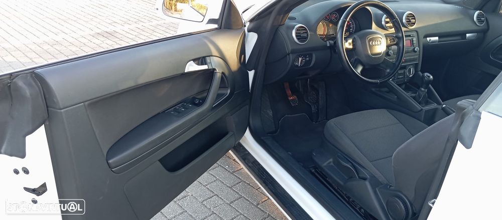 Audi A3 Cabrio 1.6 TDi Sport - 18