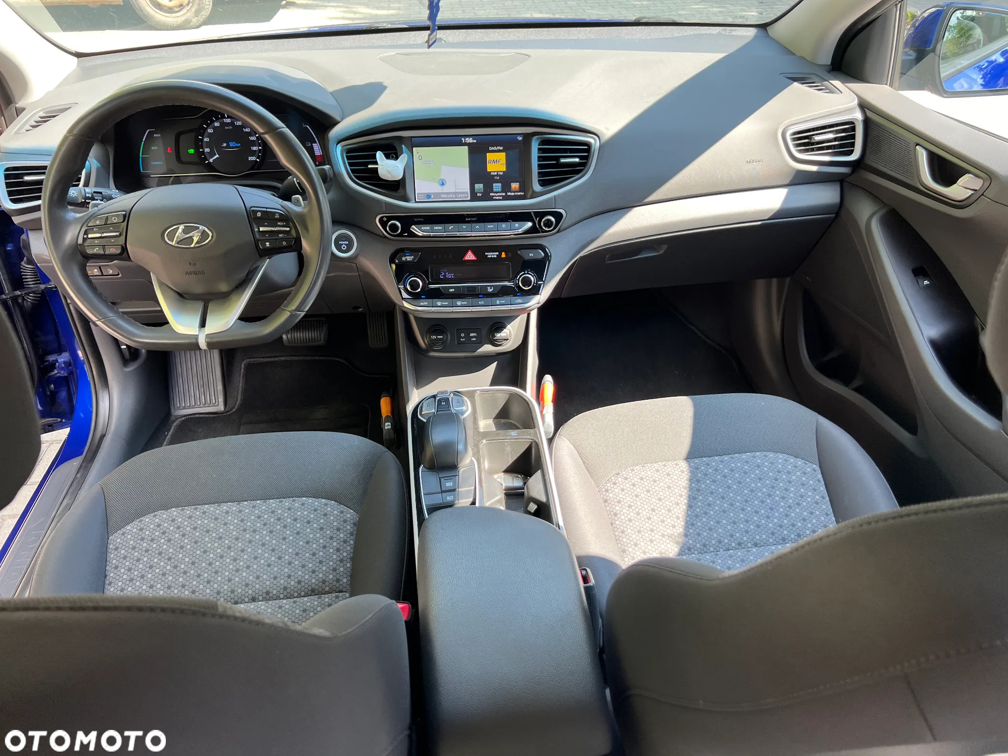 Hyundai IONIQ - 12