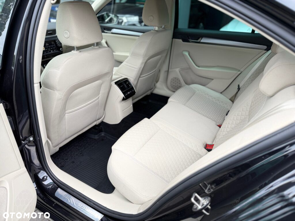 Skoda Superb 2.0 TDI Style DSG - 17