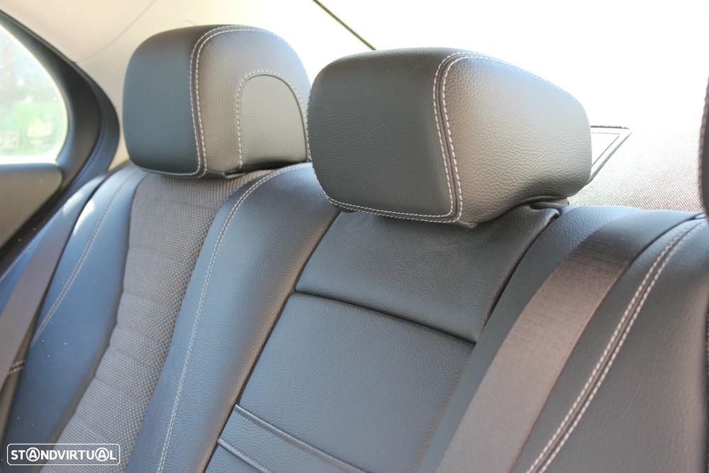 Mercedes-Benz E 220 d Avantgarde - 11