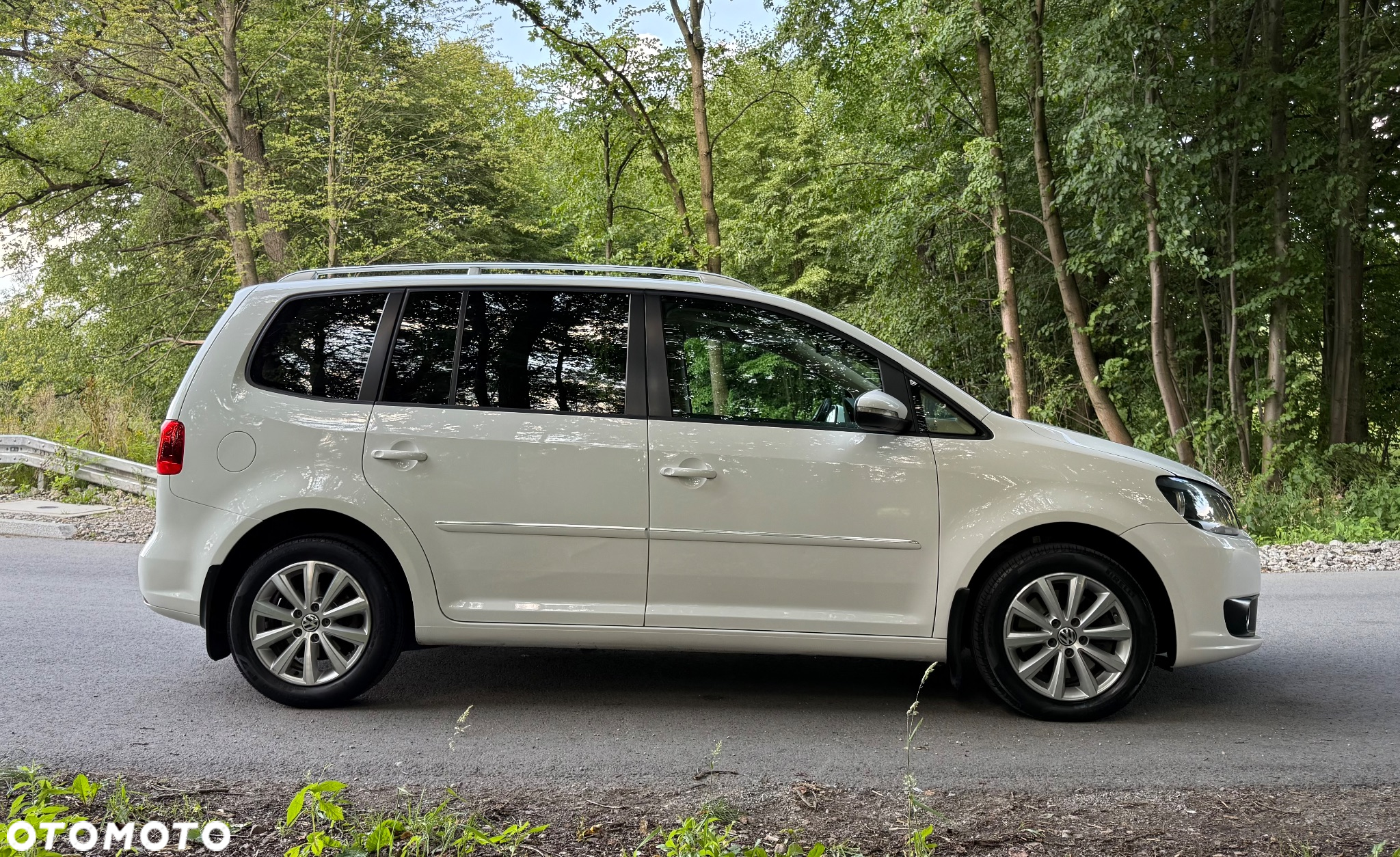 Volkswagen Touran 2.0 TDI DSG Highline - 6