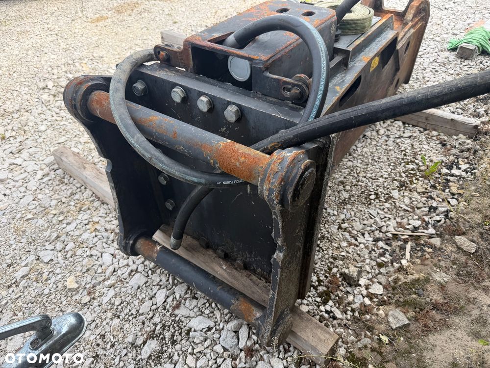 JCB HM180T - 2