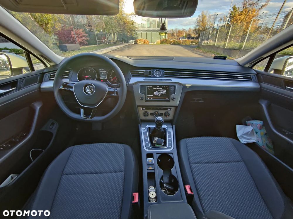 Volkswagen Passat 1.6 TDI BMT Comfortline - 9