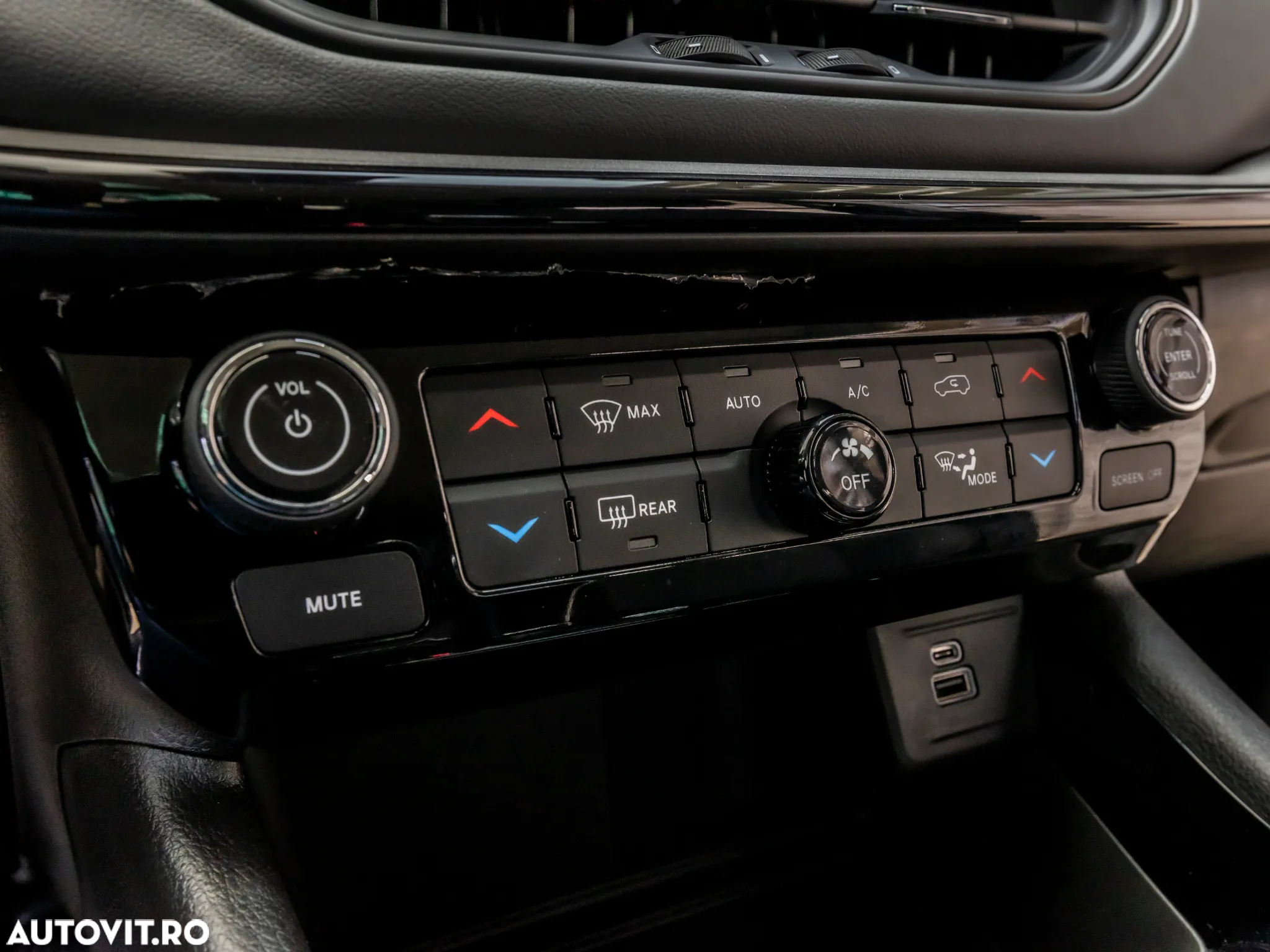 Jeep Compass 1.3 T4 4xe PLUG-IN HYBRID Automatik S - 34