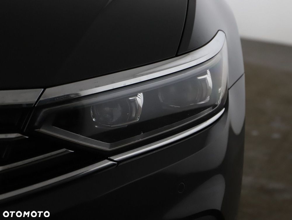 Volkswagen Passat - 27