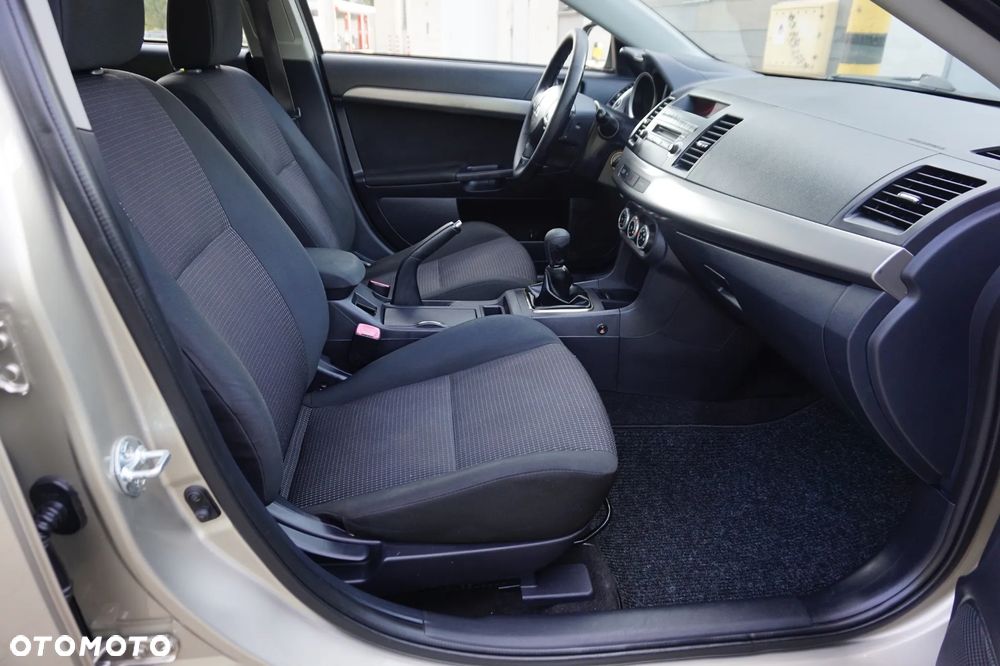 Mitsubishi Lancer - 34