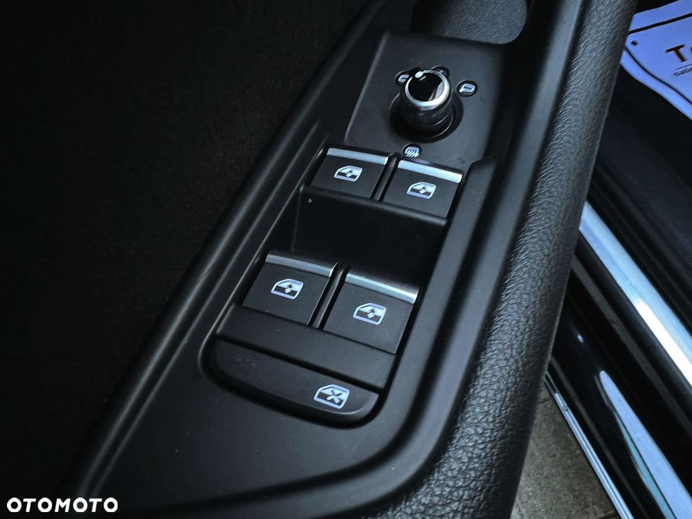 Audi A4 Avant 2.0 TDI S tronic - 32