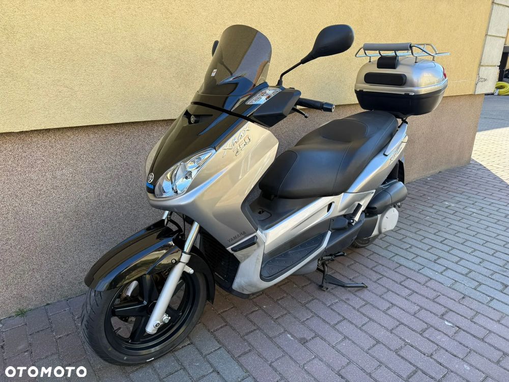 Yamaha X-max - 18