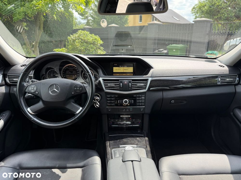 Mercedes-Benz Klasa E 220 CDI BlueEff Avantgarde - 22