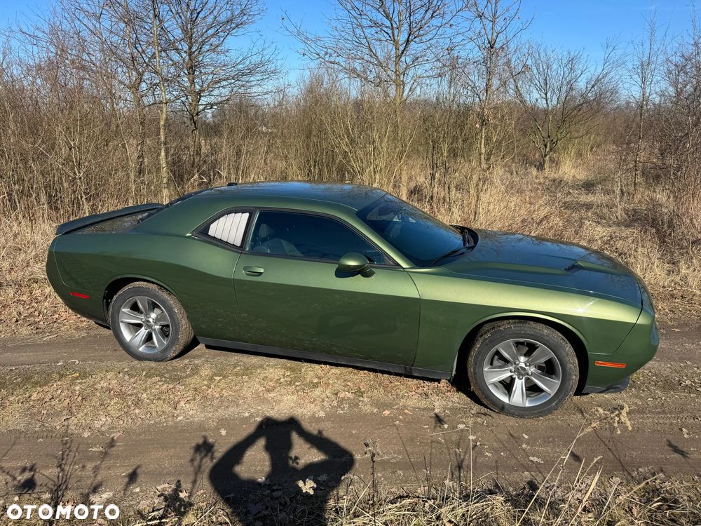 Dodge Challenger - 13