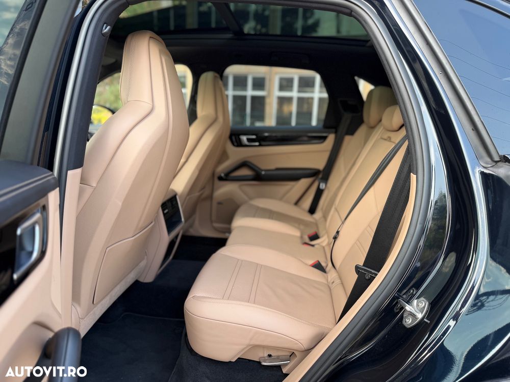 Porsche Cayenne S - 8