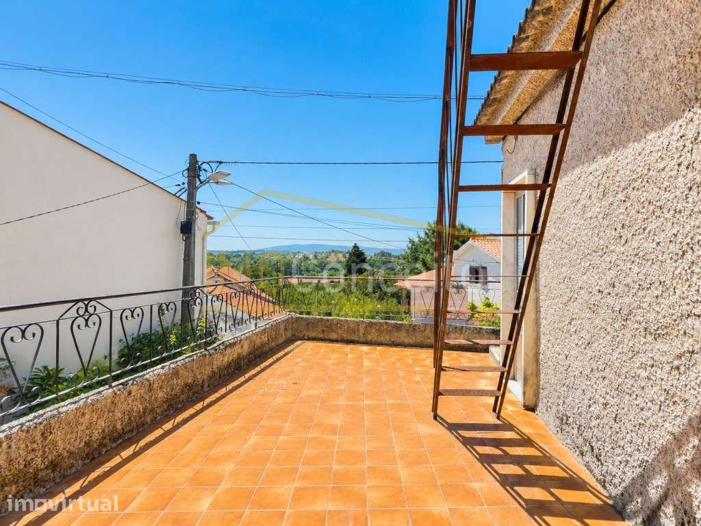 Moradia T4|| ||Tomar|| Apeadeiro|| Aldeia|| Campo - Grande imagem: 4/45