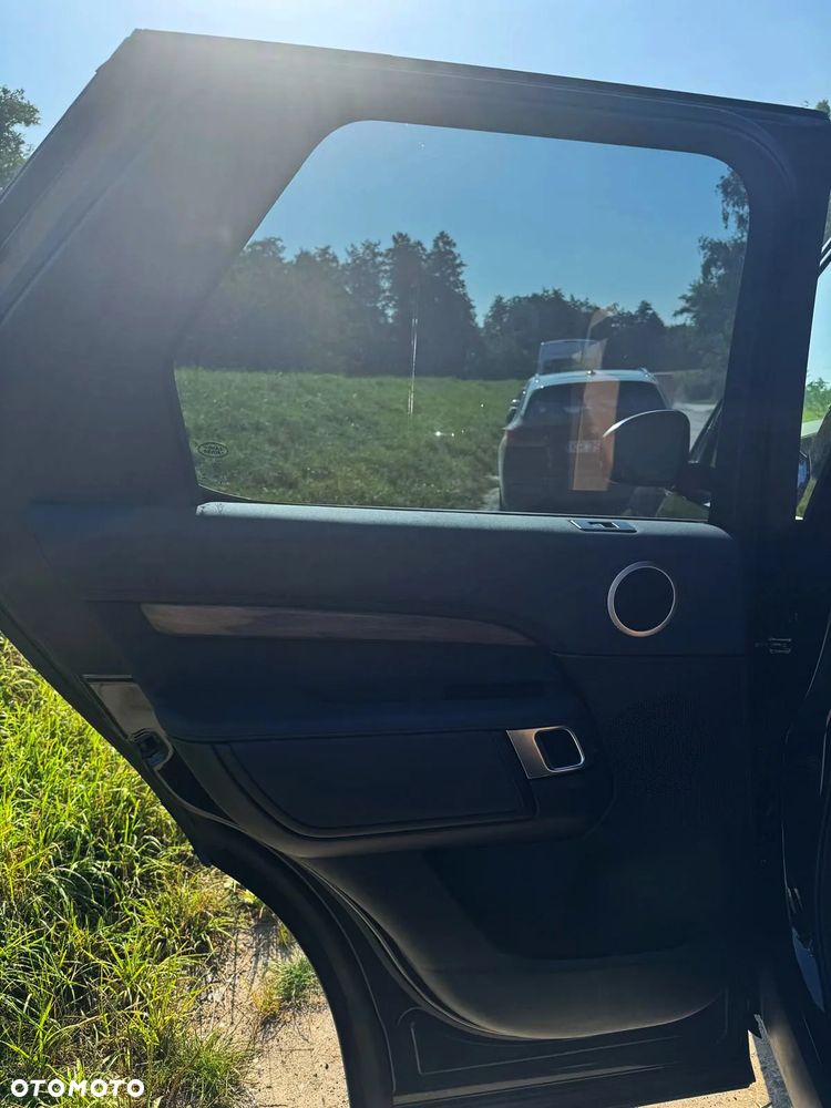 Land Rover Discovery V 2.0 Si4 HSE Luxury - 8