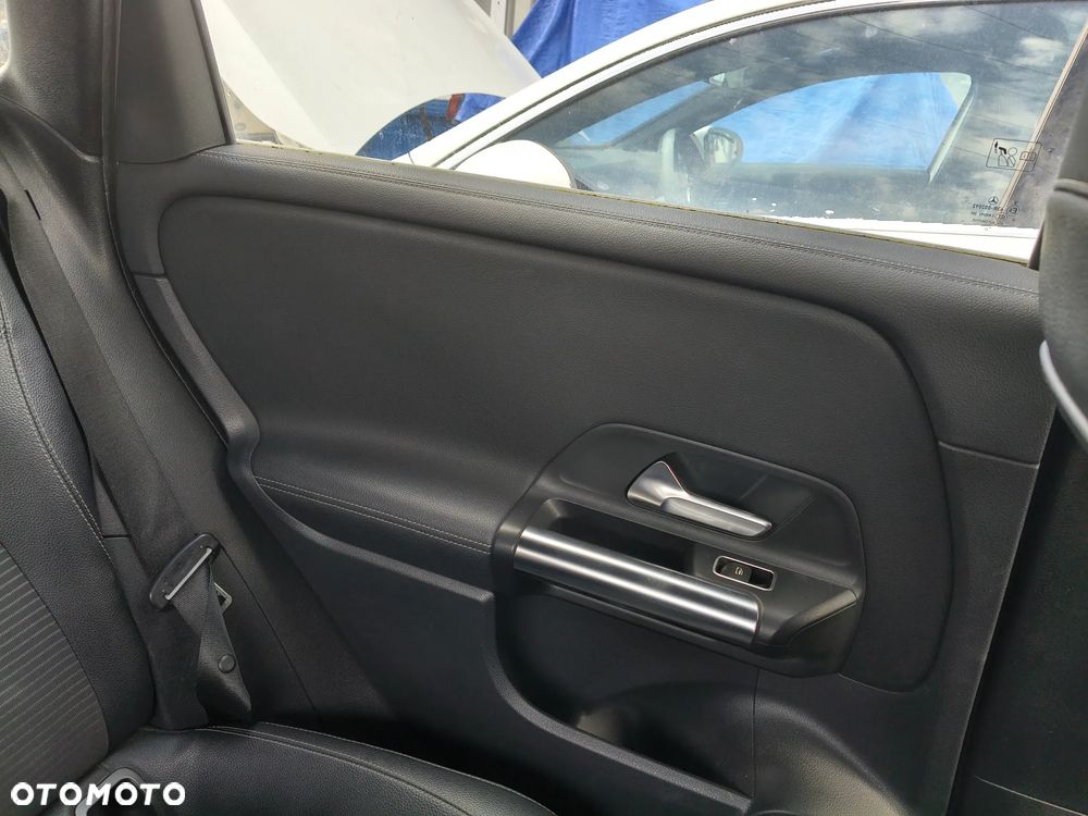 MERCEDES-BENZ KLASA B (W247) B 200 1.3 benzyna 2018 NA CZĘŚCI - 30