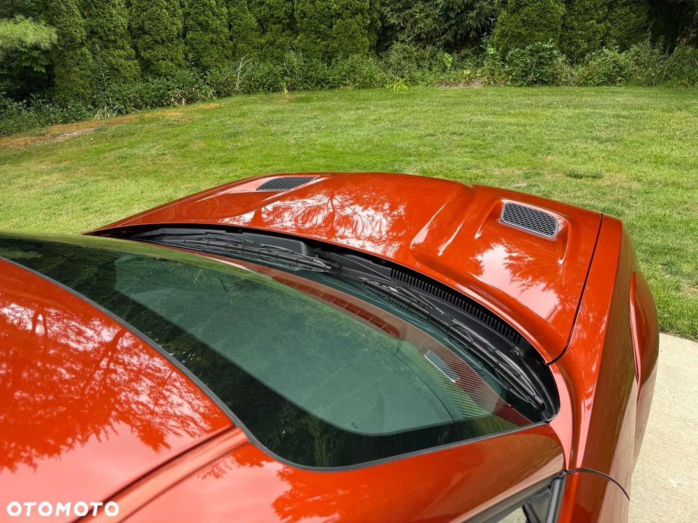 Dodge Challenger - 16