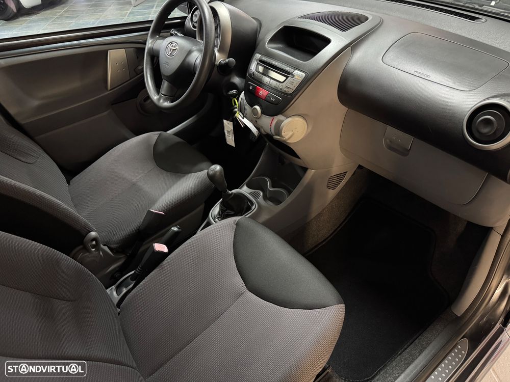Toyota Aygo 1.0 + AC+VSC - 21