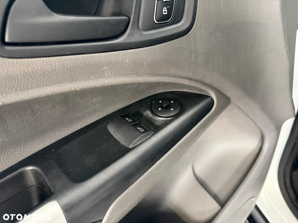 Ford Transit Connect - 22