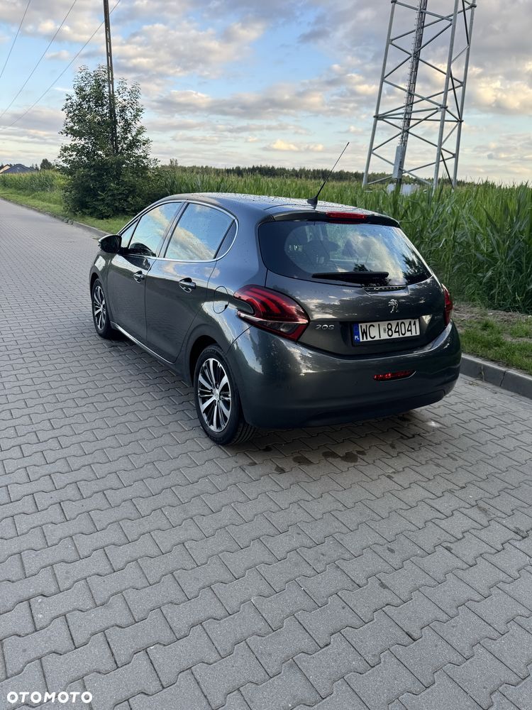 Peugeot 208 - 4
