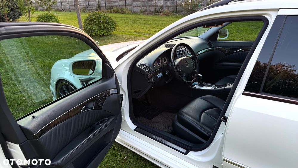 Mercedes-Benz Klasa E 500 7G-TRONIC Avantgarde - 31