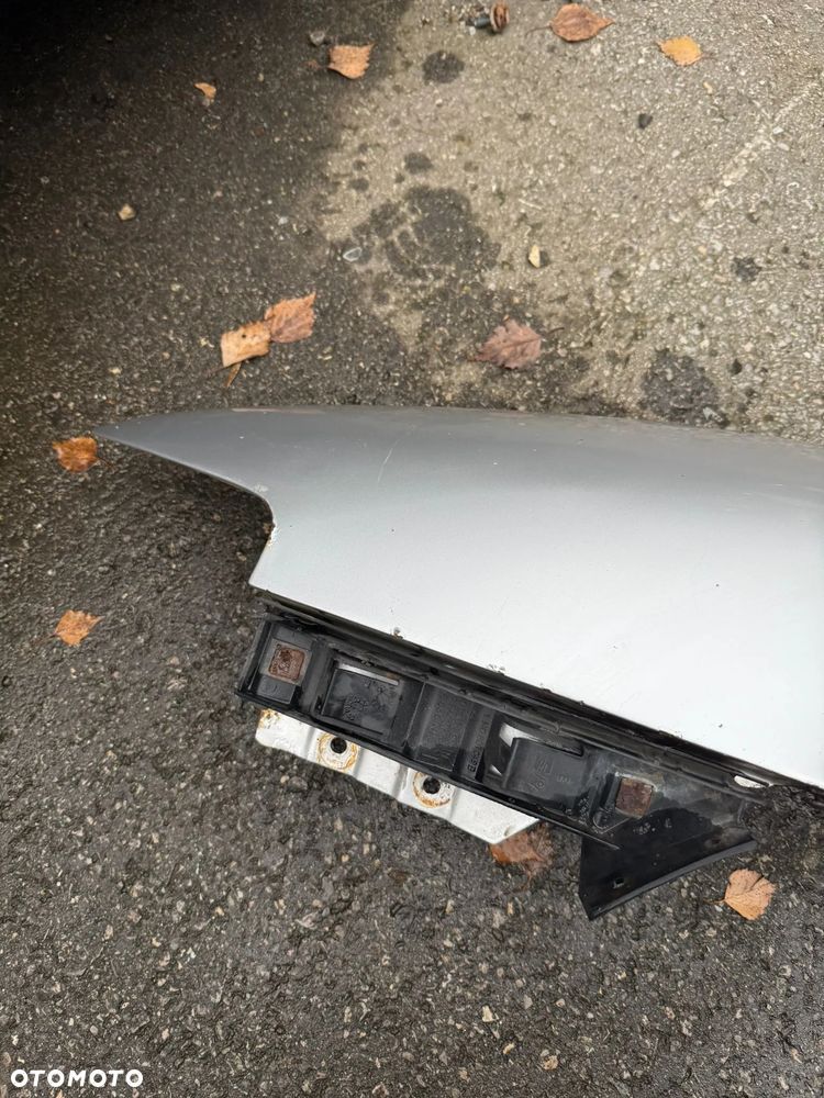 Błotnik przedni lewy SEAT LEON I / TOLEDO II 1999-2006 srebrny metalik. - 2