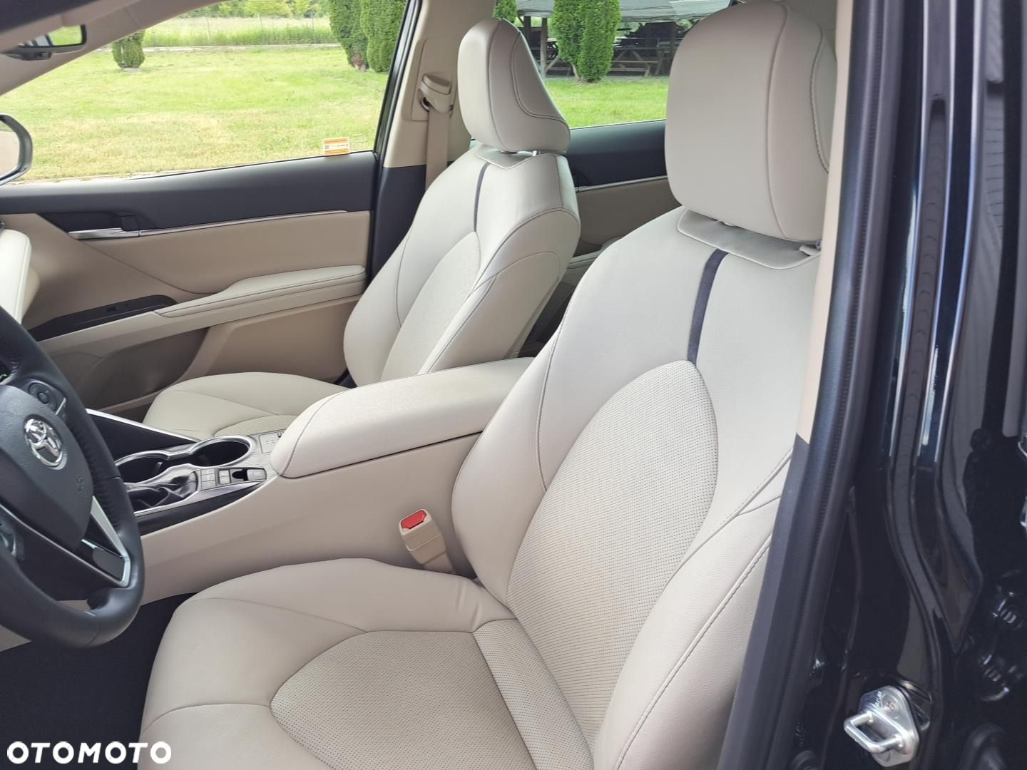 Toyota Camry - 8