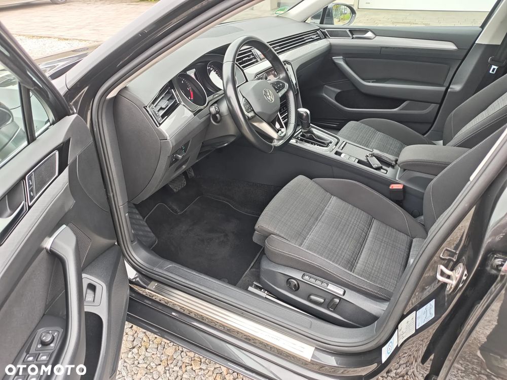 Volkswagen Passat 2.0 TDI EVO Elegance DSG - 9