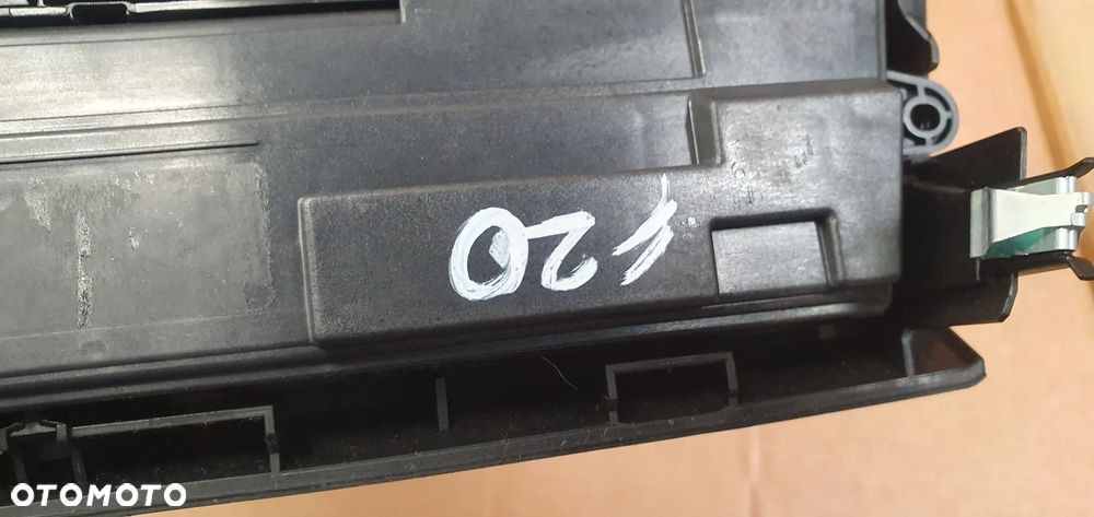 Panel radia nawiewu powietrza klimatyzacji BMW F20 9207197 - 11