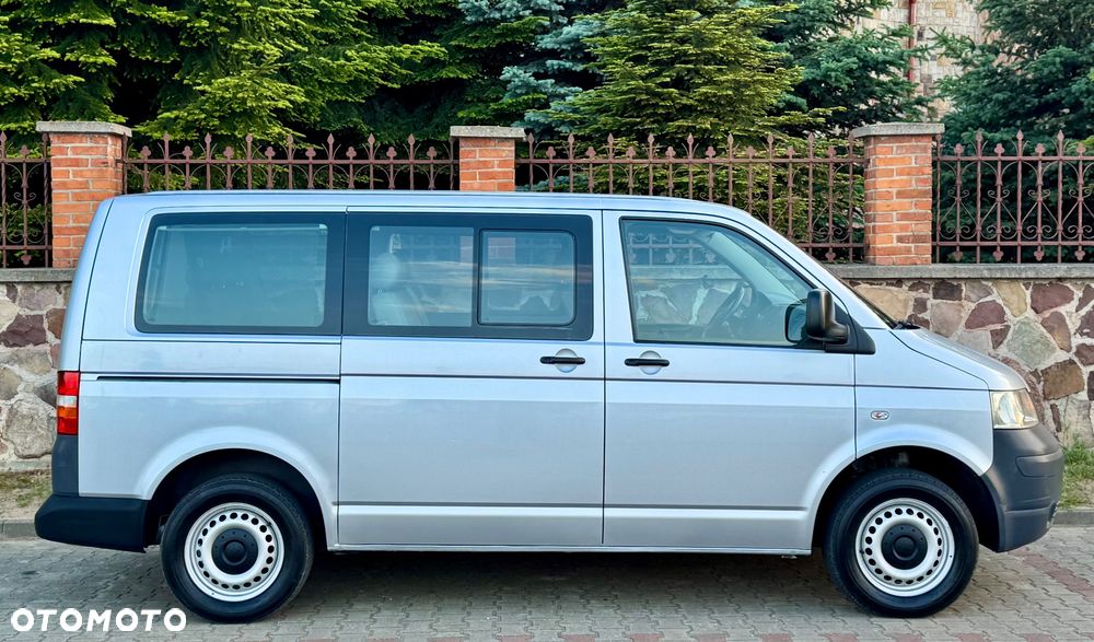 Volkswagen Caravelle - 8