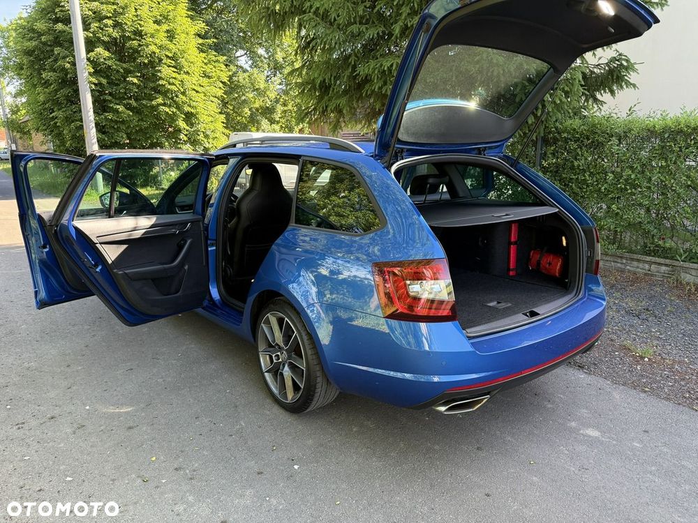 Skoda Octavia 2.0 TDI RS - 25