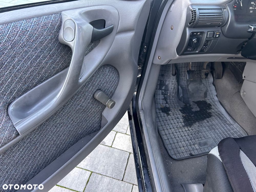 Opel Astra 1.4 GL - 10