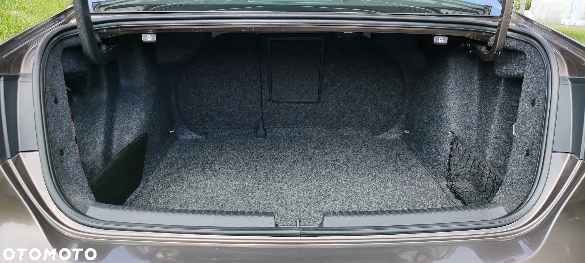 Volkswagen Jetta 2.0 TDI Highline - 14