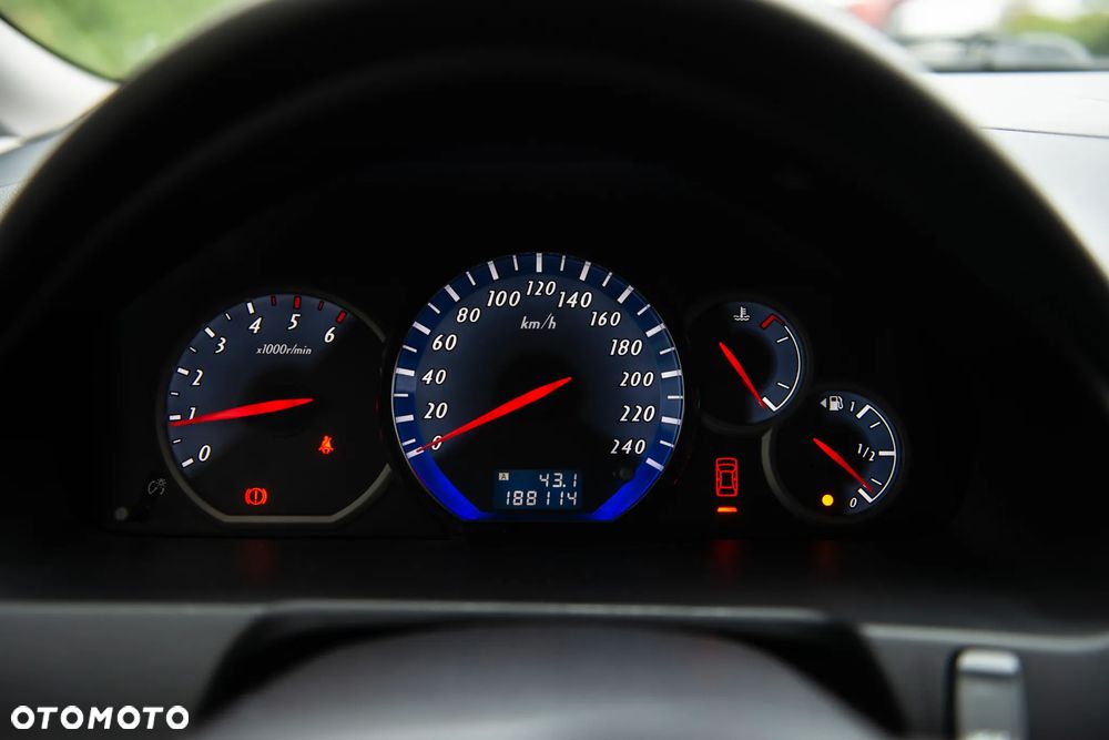 Mitsubishi Grandis 2.0 DI-D 6-Sitzer Intense - 31