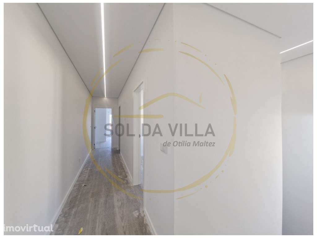 Moradia Geminada T3 - Fernão Ferro, Seixal - 495.000€ - Grande imagem: 5/17