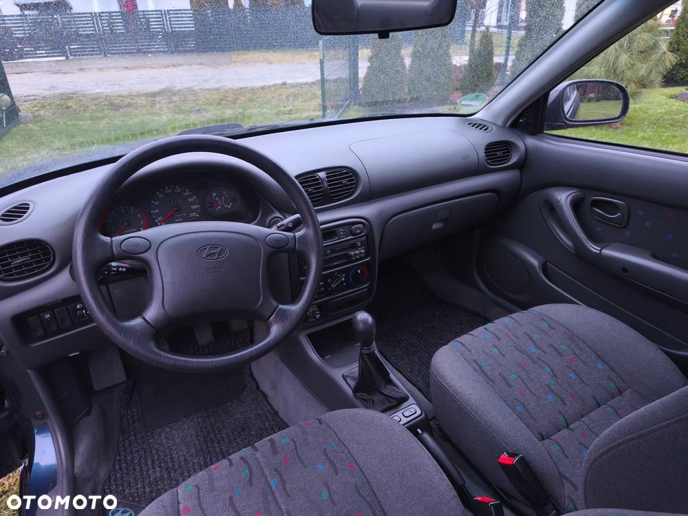 Hyundai Accent 1.3 GLS - 21