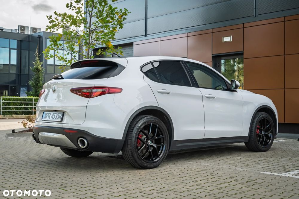 Alfa Romeo Stelvio - 7