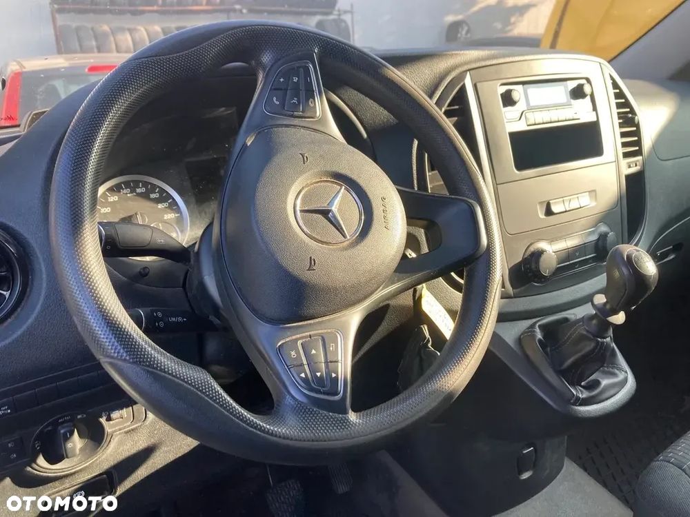 Mercedes-Benz VITO 110 - 12
